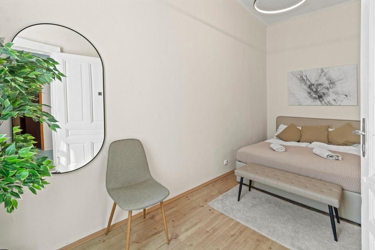 Apartment 3 Min To U6 Metro I Close To Akh I Fast Wifi Wien